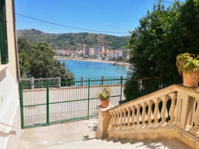 Panoramic Apartment in Villa on The Beach, In Center Agropoli